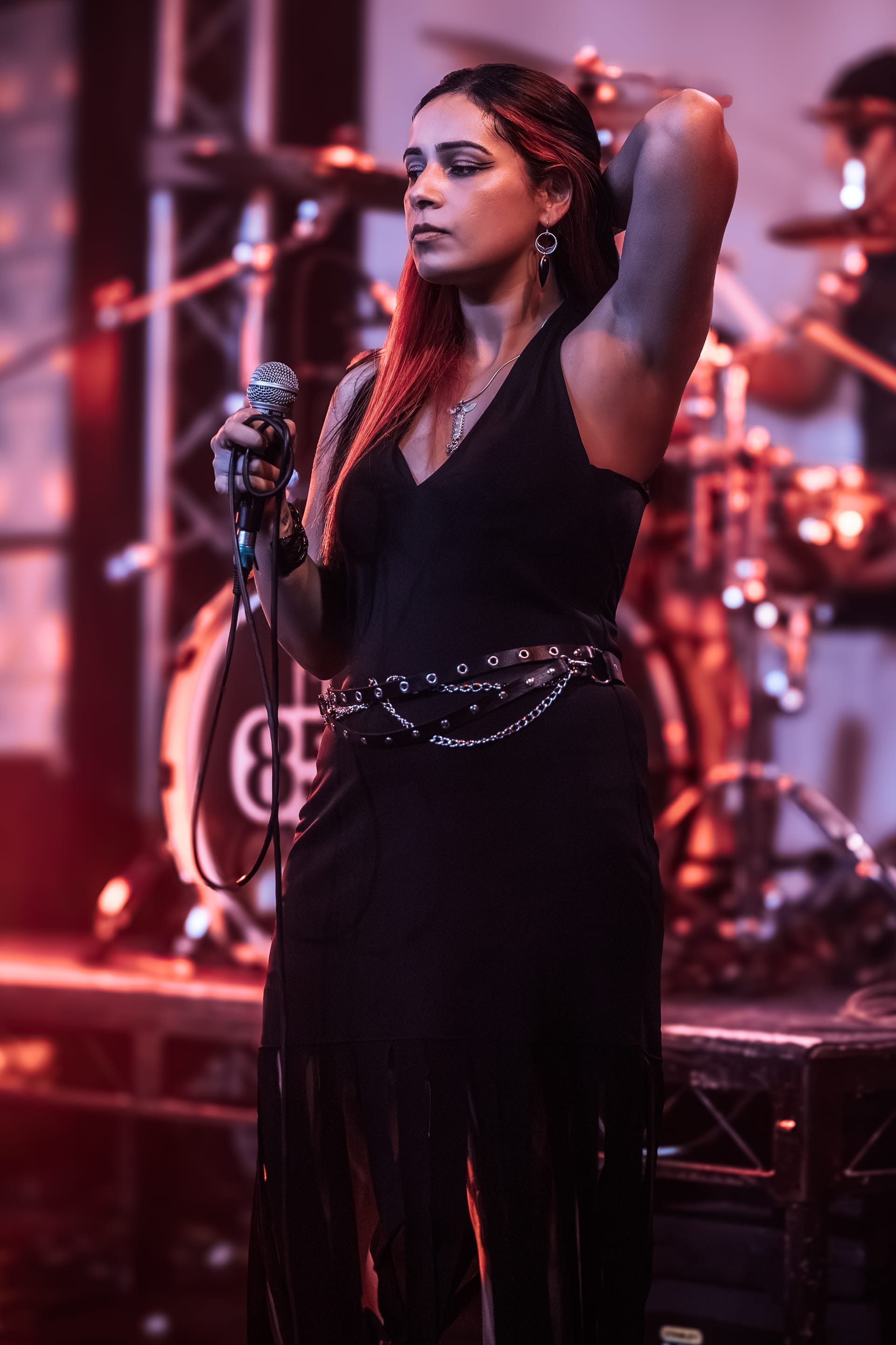 Amy Dx singing at Club 85 in Hitchin