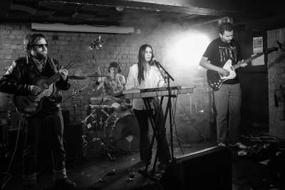 Amy Dx Band Big Difference BW